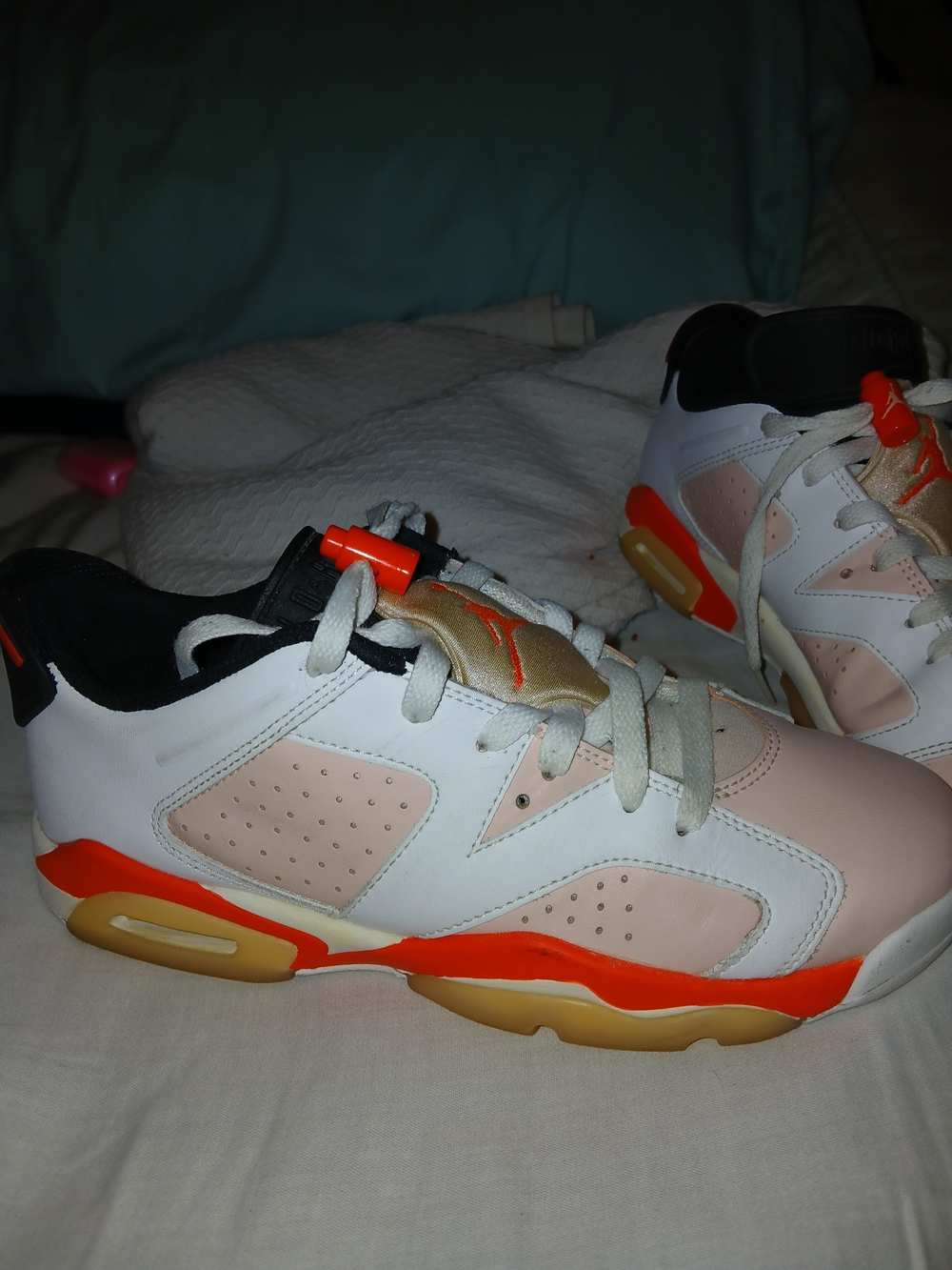 Jordan Kids' Low Top 6's Basketball Sneakers - White/Peach/Orange